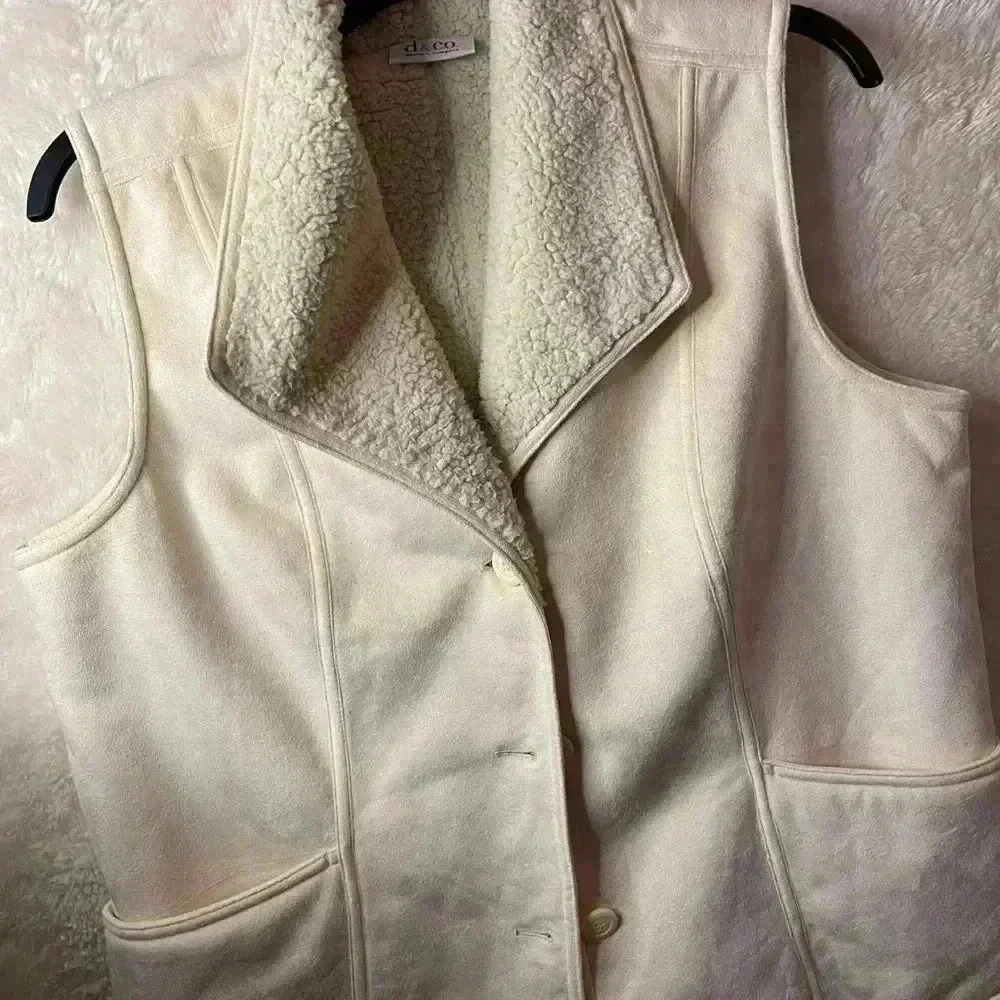 D & Co Faux Sherpa Button-up Vest size Large off white